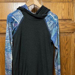 Laura Hlavac Tunic top